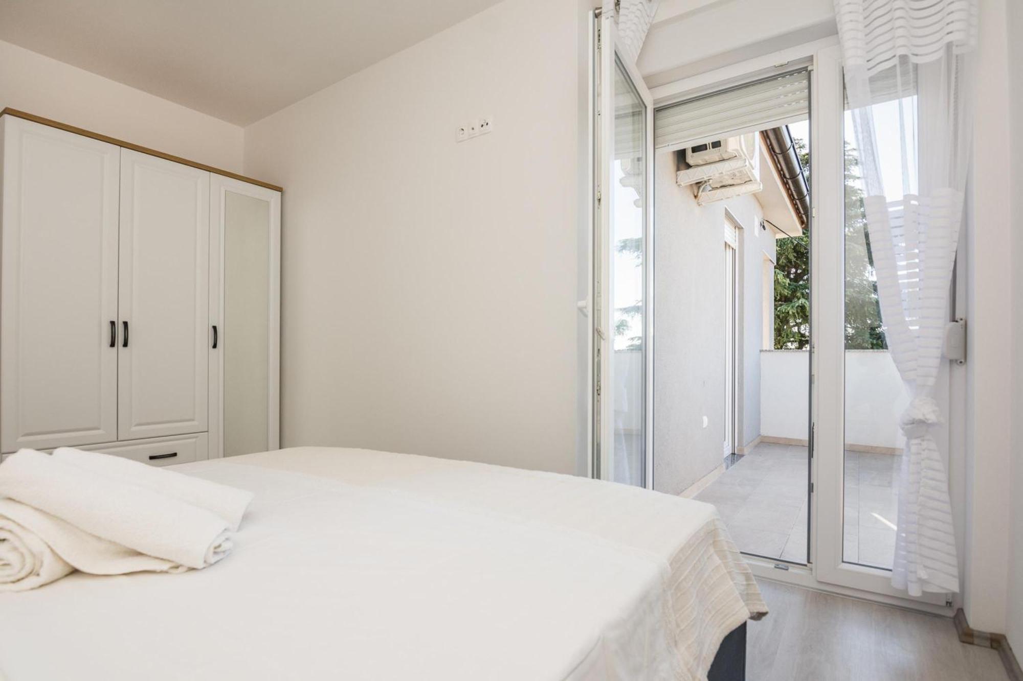 Pool Apartment Bakija 2 - Happy Rentals Pakostane Exterior photo